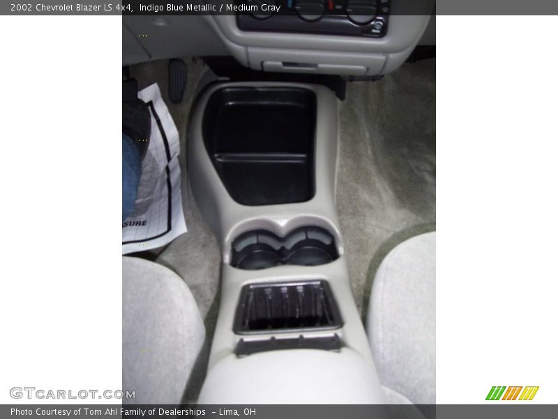 Indigo Blue Metallic / Medium Gray 2002 Chevrolet Blazer LS 4x4