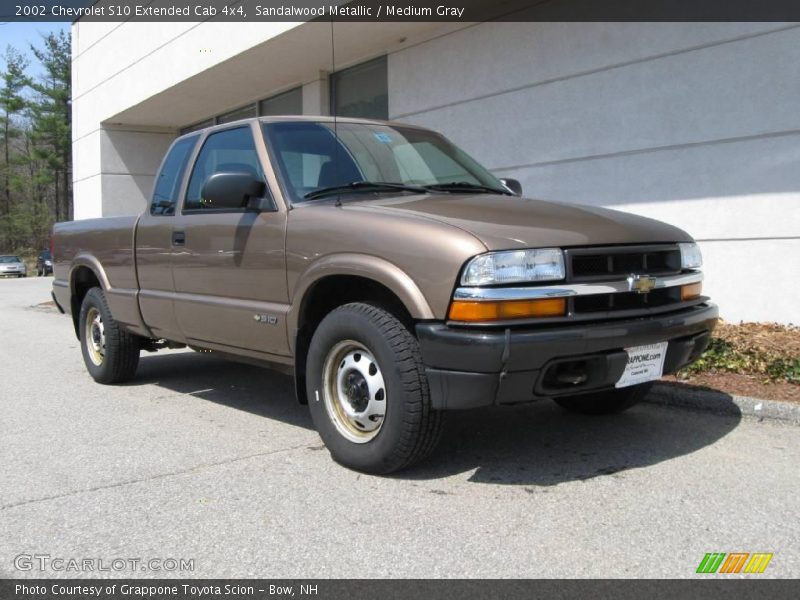 Sandalwood Metallic / Medium Gray 2002 Chevrolet S10 Extended Cab 4x4