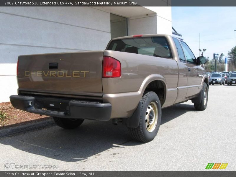 Sandalwood Metallic / Medium Gray 2002 Chevrolet S10 Extended Cab 4x4