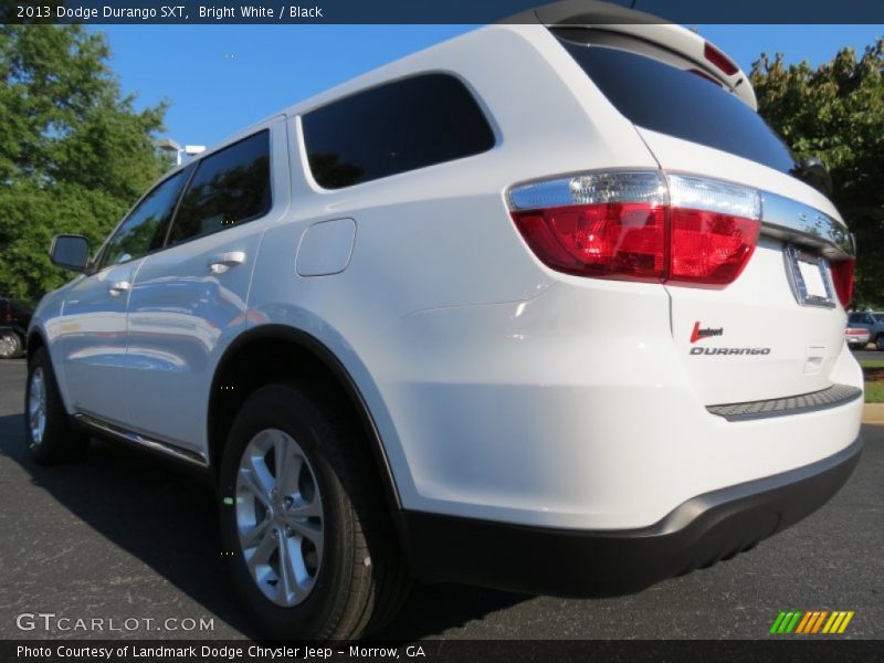 Bright White / Black 2013 Dodge Durango SXT