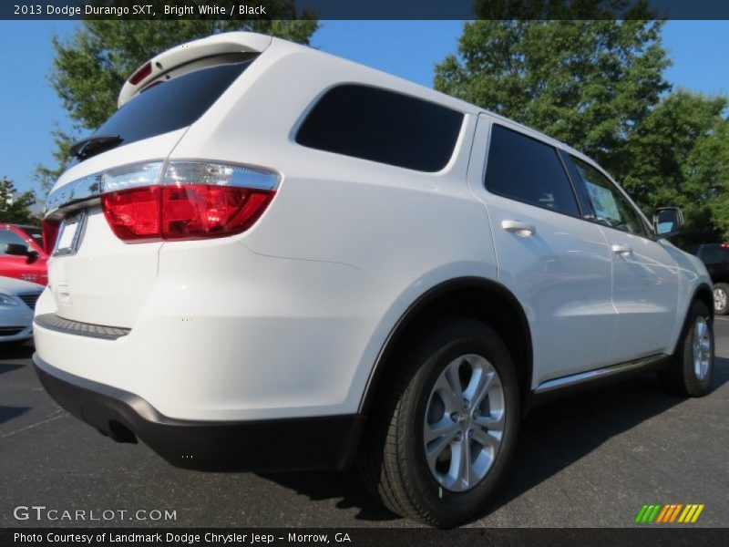 Bright White / Black 2013 Dodge Durango SXT