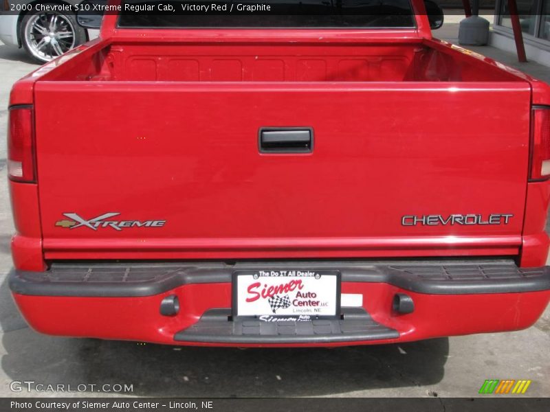 Victory Red / Graphite 2000 Chevrolet S10 Xtreme Regular Cab