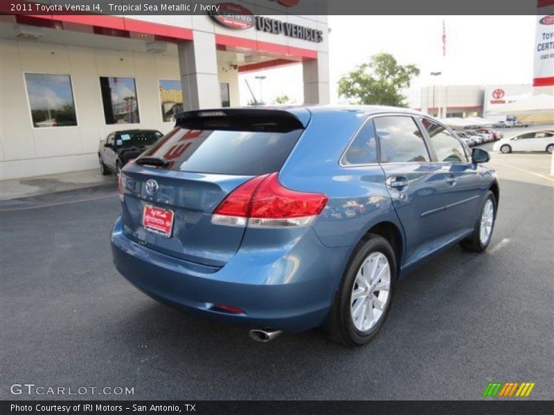 Tropical Sea Metallic / Ivory 2011 Toyota Venza I4