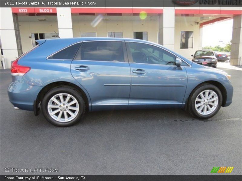 Tropical Sea Metallic / Ivory 2011 Toyota Venza I4