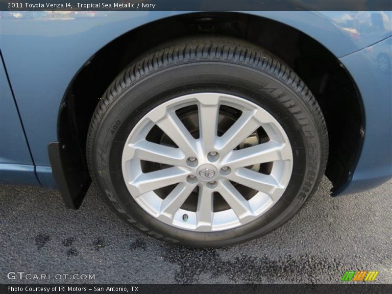 Tropical Sea Metallic / Ivory 2011 Toyota Venza I4