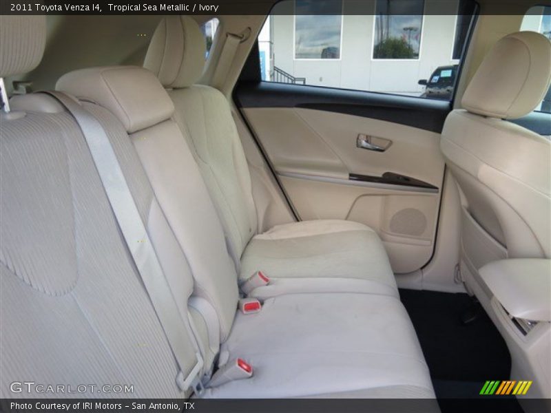 Tropical Sea Metallic / Ivory 2011 Toyota Venza I4