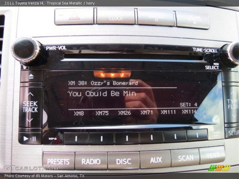 Tropical Sea Metallic / Ivory 2011 Toyota Venza I4