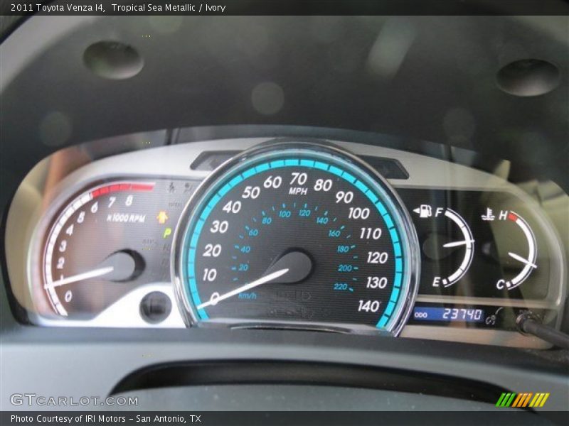 Tropical Sea Metallic / Ivory 2011 Toyota Venza I4