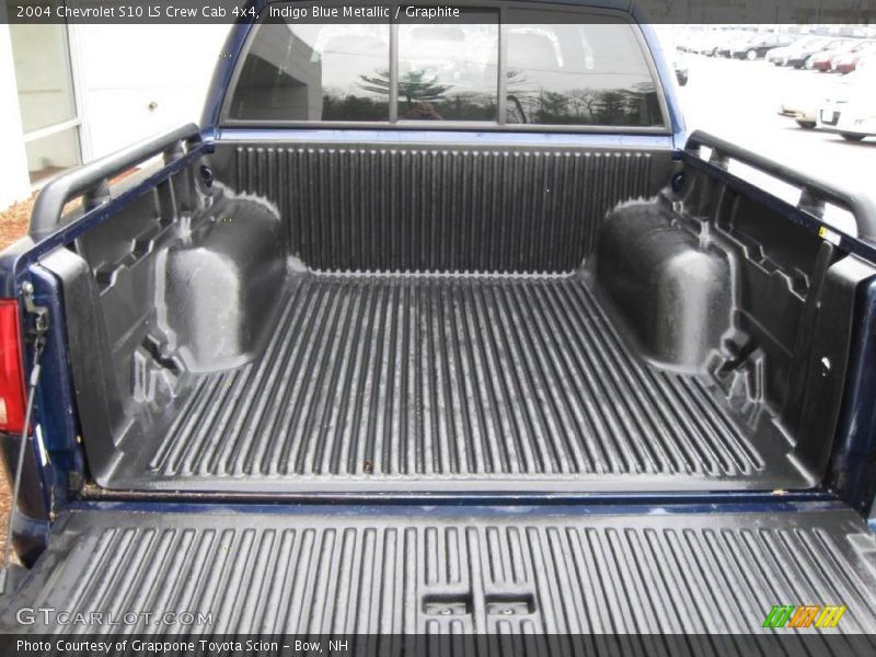 Indigo Blue Metallic / Graphite 2004 Chevrolet S10 LS Crew Cab 4x4