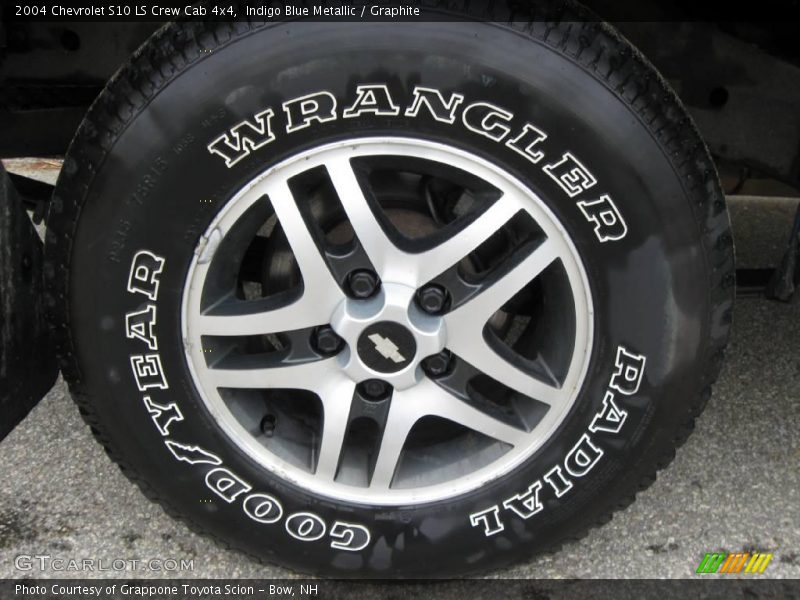 Indigo Blue Metallic / Graphite 2004 Chevrolet S10 LS Crew Cab 4x4