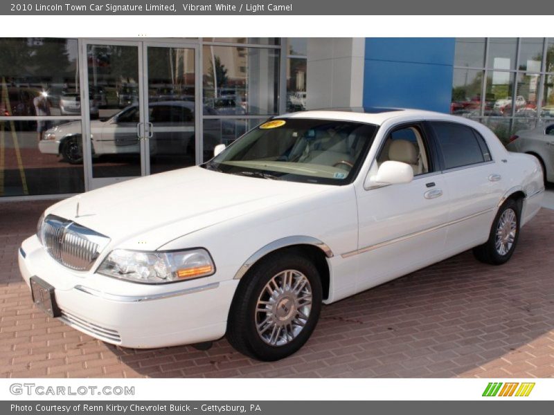 Vibrant White / Light Camel 2010 Lincoln Town Car Signature Limited