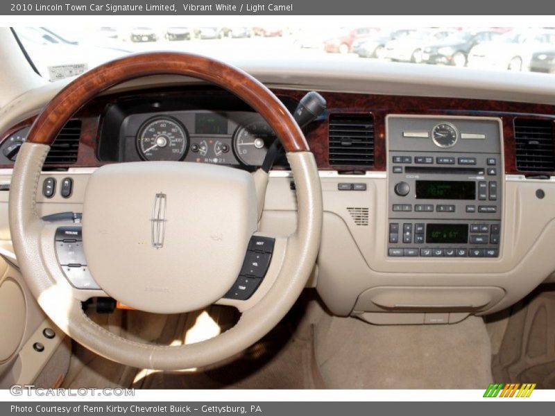 Vibrant White / Light Camel 2010 Lincoln Town Car Signature Limited
