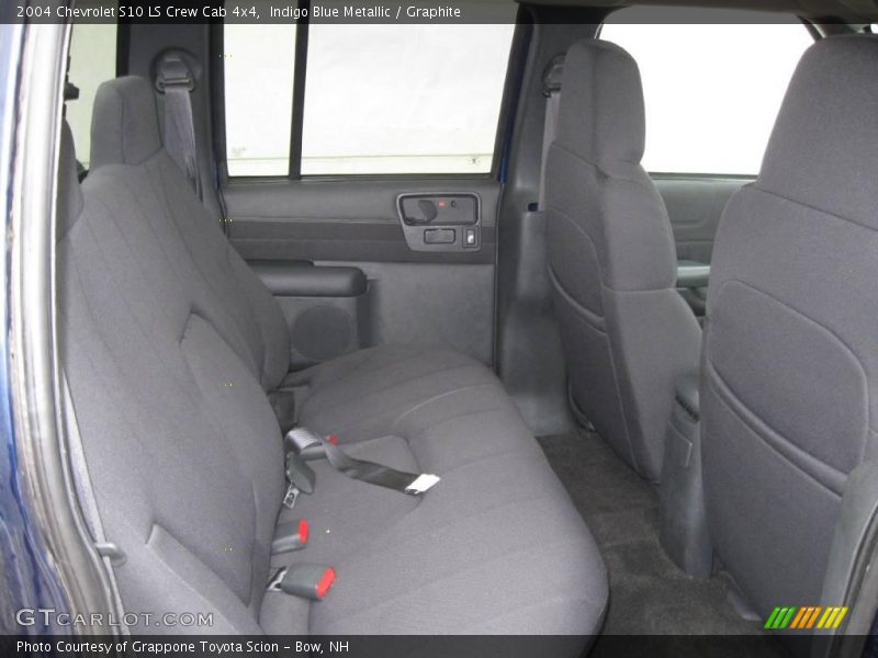 Indigo Blue Metallic / Graphite 2004 Chevrolet S10 LS Crew Cab 4x4