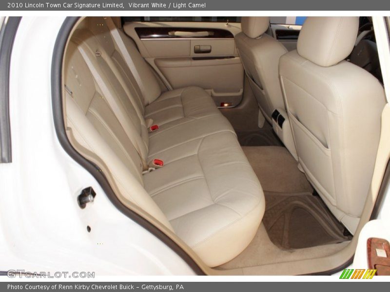 Vibrant White / Light Camel 2010 Lincoln Town Car Signature Limited