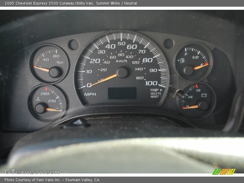 Summit White / Neutral 2005 Chevrolet Express 3500 Cutaway Utility Van