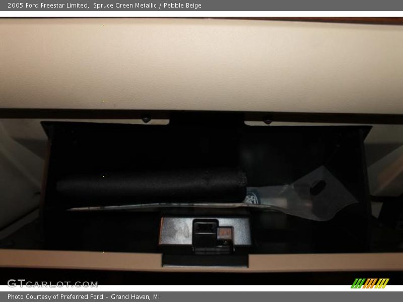 Spruce Green Metallic / Pebble Beige 2005 Ford Freestar Limited
