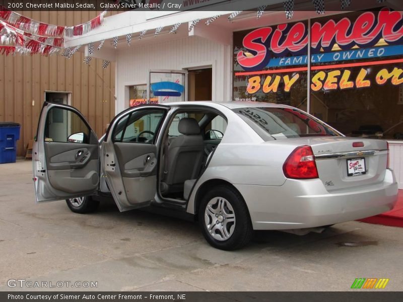 Galaxy Silver Metallic / Gray 2005 Chevrolet Malibu Sedan