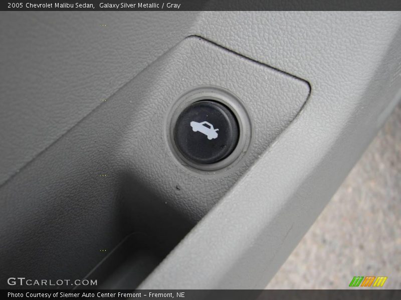 Galaxy Silver Metallic / Gray 2005 Chevrolet Malibu Sedan