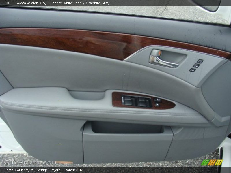 Blizzard White Pearl / Graphite Gray 2010 Toyota Avalon XLS