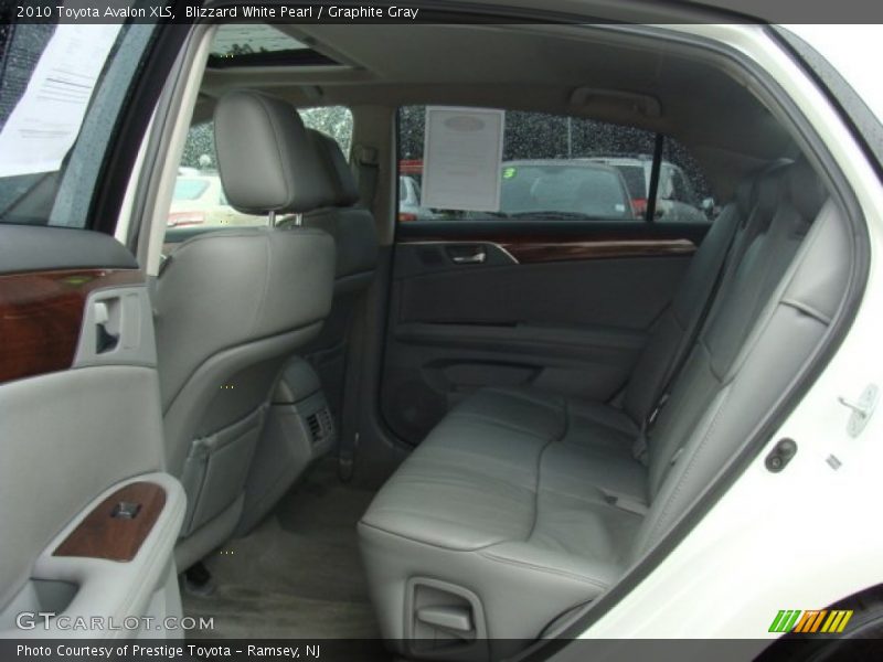 Blizzard White Pearl / Graphite Gray 2010 Toyota Avalon XLS