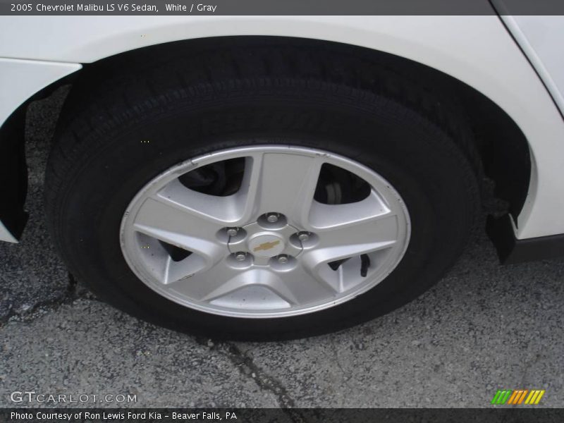 White / Gray 2005 Chevrolet Malibu LS V6 Sedan