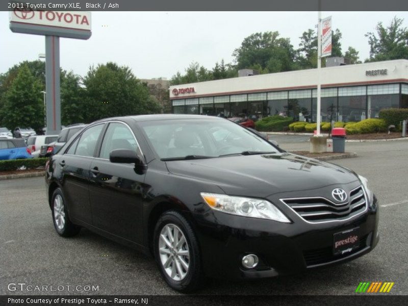 Black / Ash 2011 Toyota Camry XLE