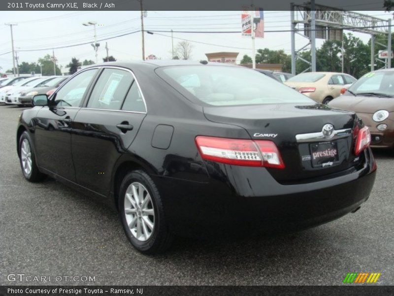 Black / Ash 2011 Toyota Camry XLE