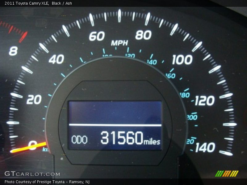 Black / Ash 2011 Toyota Camry XLE