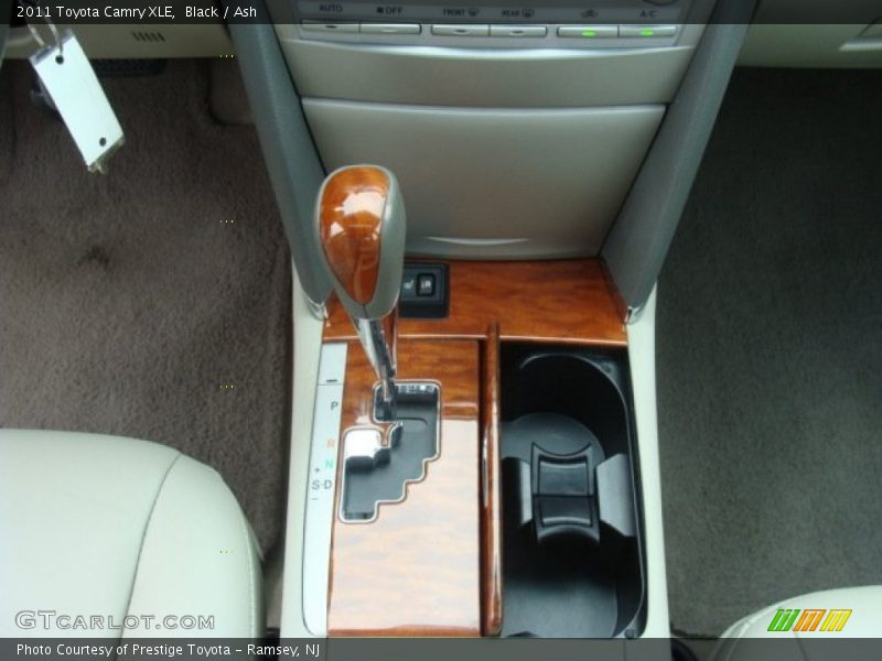 Black / Ash 2011 Toyota Camry XLE