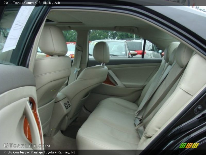 Black / Ash 2011 Toyota Camry XLE