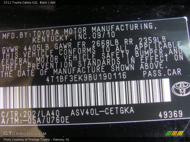 Black / Ash 2011 Toyota Camry XLE