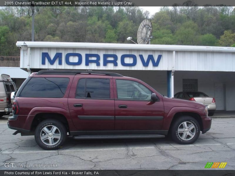 Majestic Red Metallic / Light Gray 2005 Chevrolet TrailBlazer EXT LT 4x4