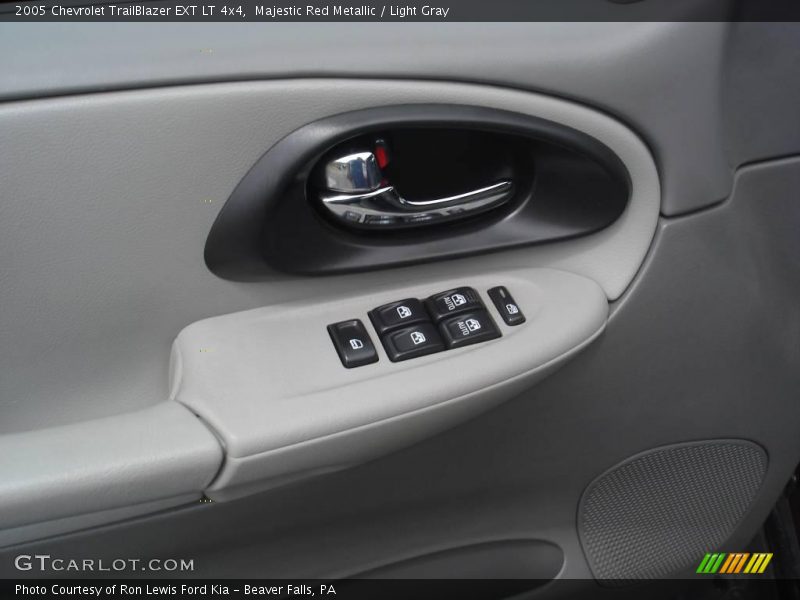 Majestic Red Metallic / Light Gray 2005 Chevrolet TrailBlazer EXT LT 4x4
