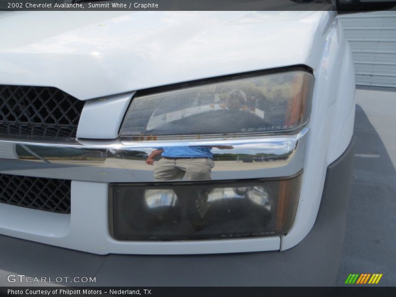 Summit White / Graphite 2002 Chevrolet Avalanche