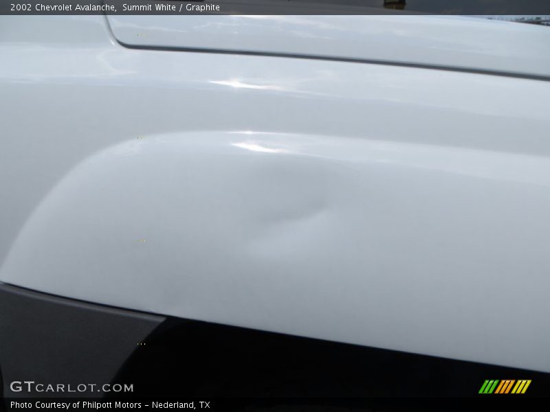 Summit White / Graphite 2002 Chevrolet Avalanche