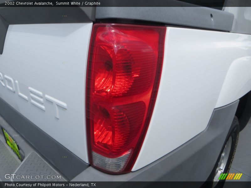 Summit White / Graphite 2002 Chevrolet Avalanche