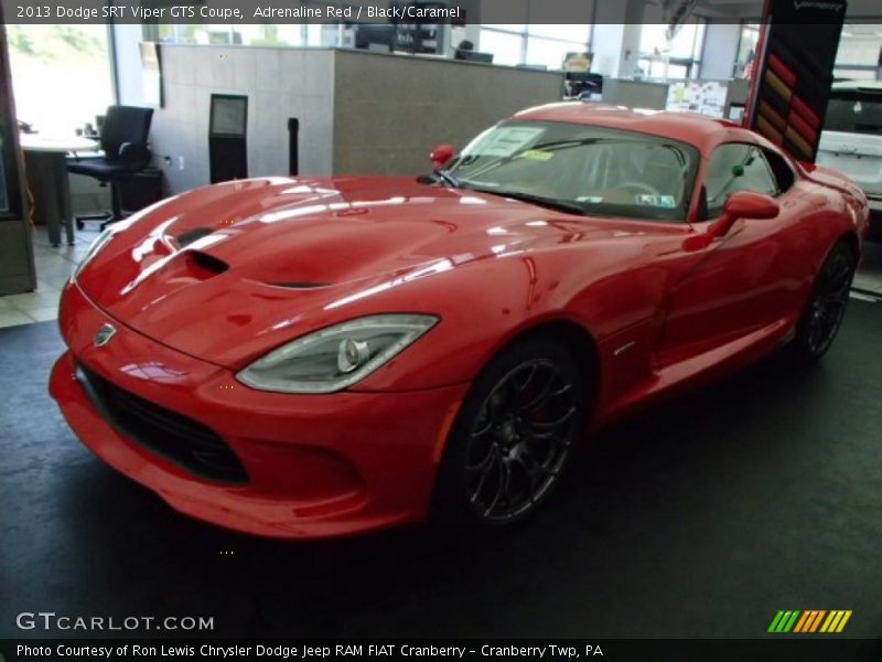 Front 3/4 View of 2013 SRT Viper GTS Coupe