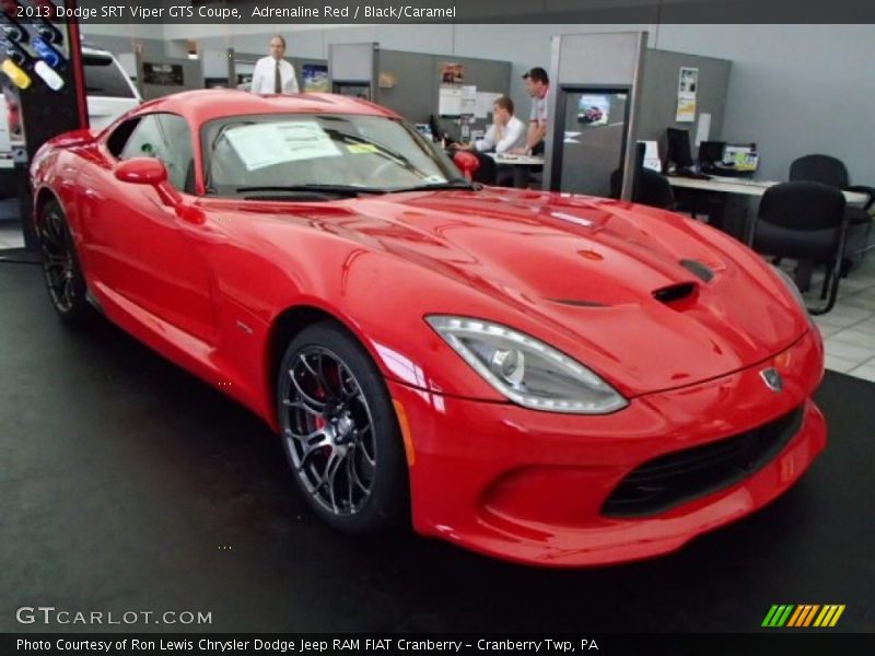Front 3/4 View of 2013 SRT Viper GTS Coupe