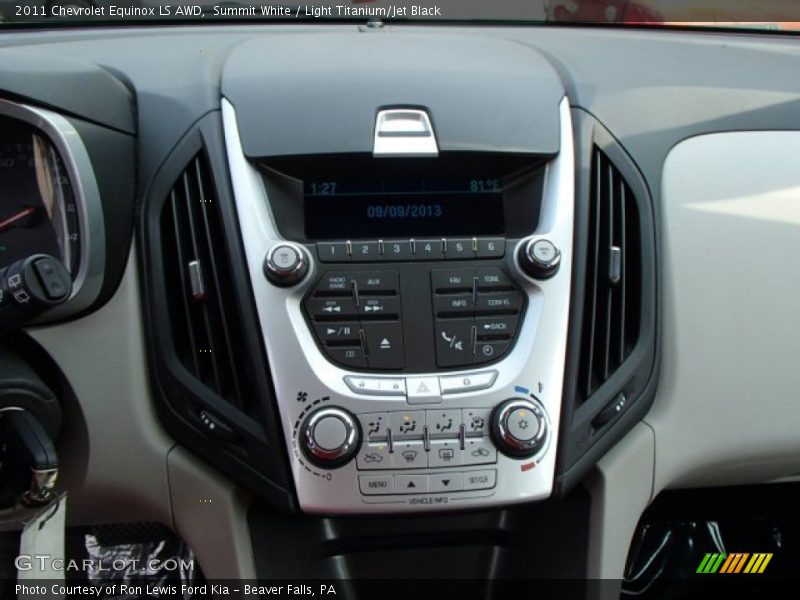Summit White / Light Titanium/Jet Black 2011 Chevrolet Equinox LS AWD