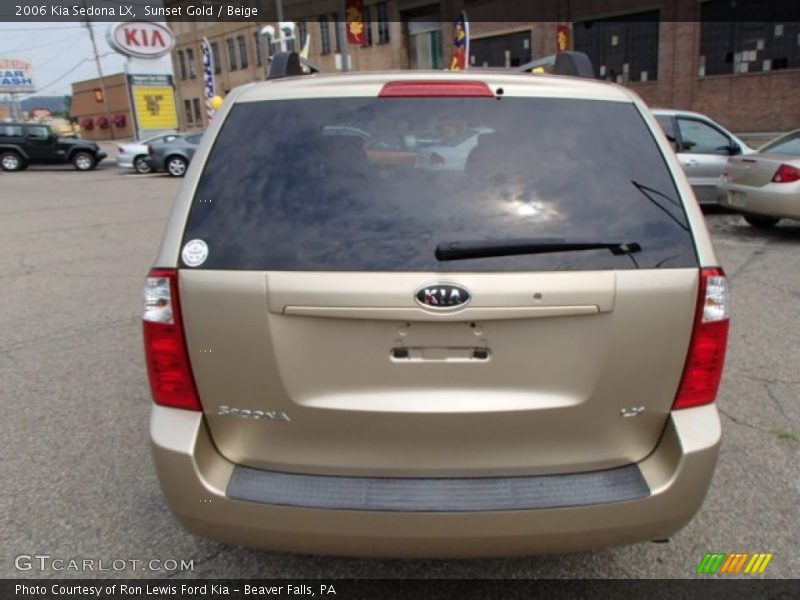 Sunset Gold / Beige 2006 Kia Sedona LX