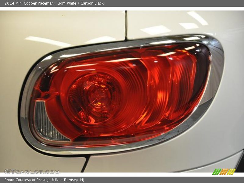 Light White / Carbon Black 2014 Mini Cooper Paceman