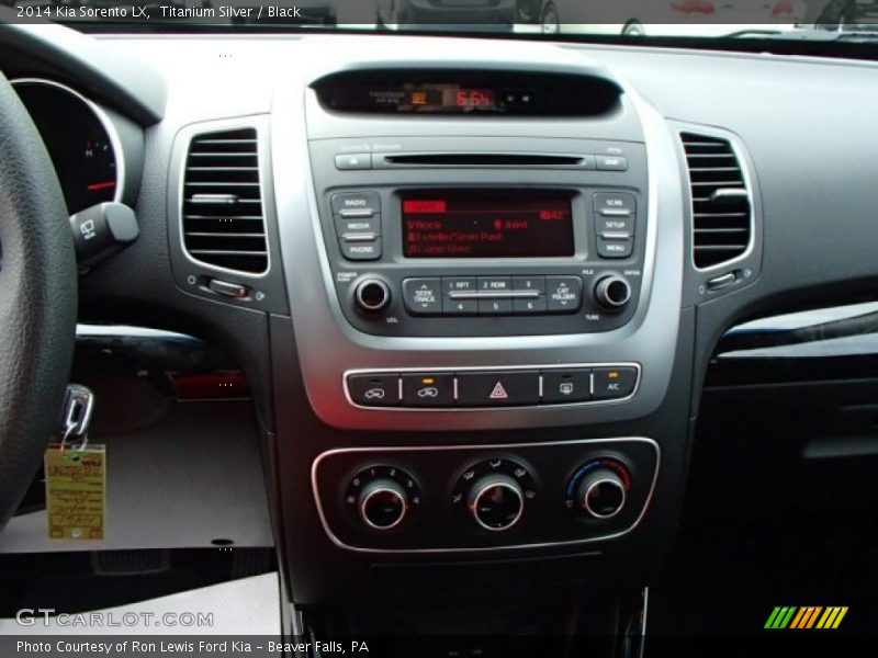 Titanium Silver / Black 2014 Kia Sorento LX