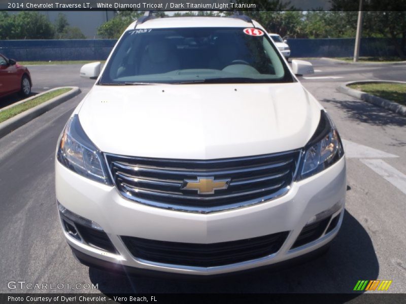 White Diamond Tricoat / Dark Titanium/Light Titanium 2014 Chevrolet Traverse LT