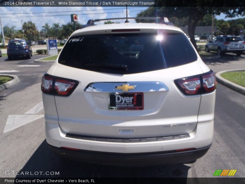 White Diamond Tricoat / Dark Titanium/Light Titanium 2014 Chevrolet Traverse LT