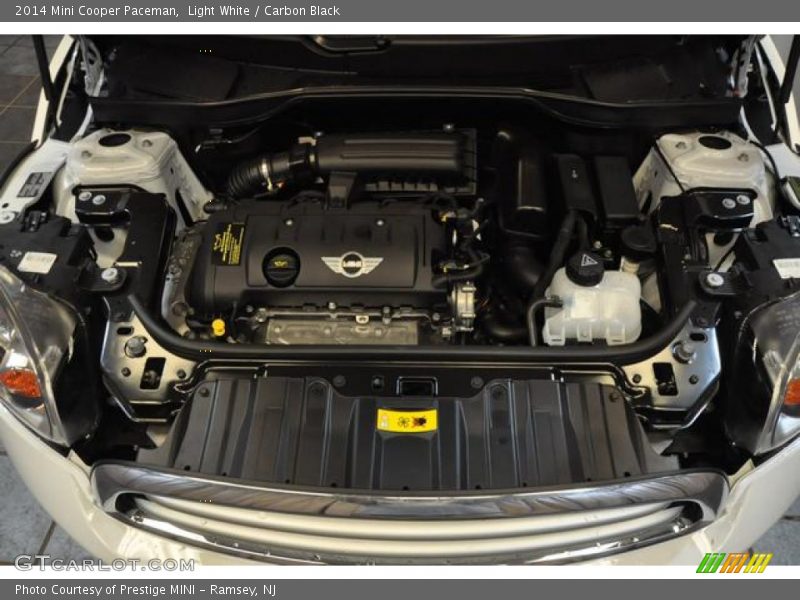 Light White / Carbon Black 2014 Mini Cooper Paceman