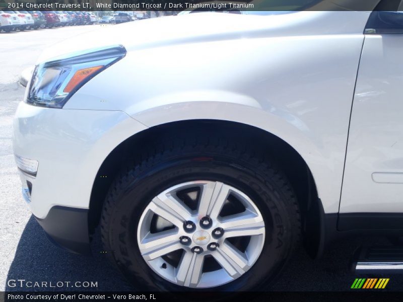 White Diamond Tricoat / Dark Titanium/Light Titanium 2014 Chevrolet Traverse LT
