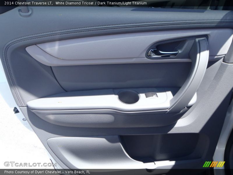 White Diamond Tricoat / Dark Titanium/Light Titanium 2014 Chevrolet Traverse LT