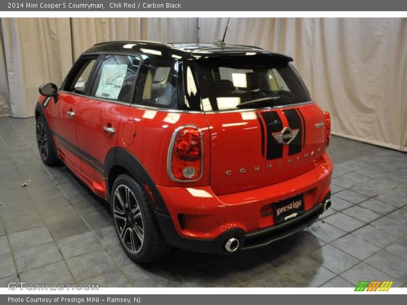 Chili Red / Carbon Black 2014 Mini Cooper S Countryman