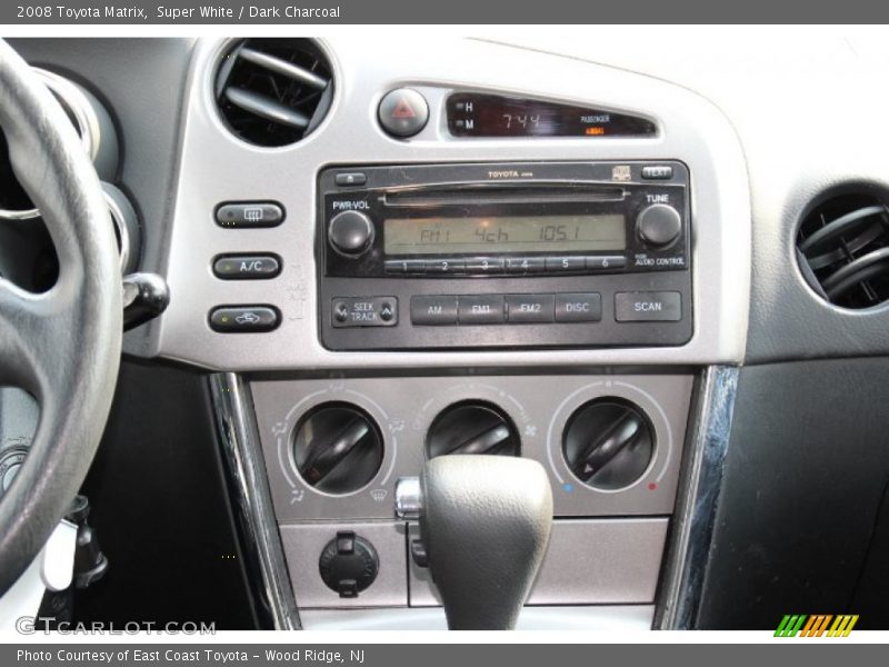 Super White / Dark Charcoal 2008 Toyota Matrix