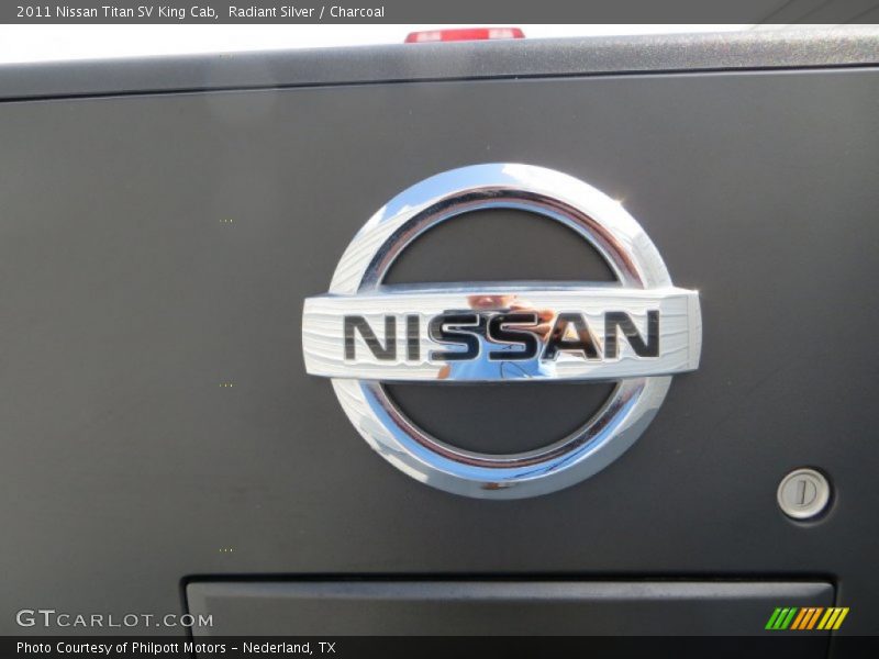 Radiant Silver / Charcoal 2011 Nissan Titan SV King Cab